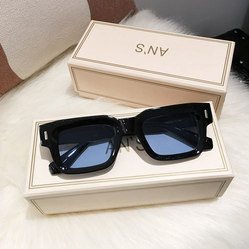 Rectangular sunglasses